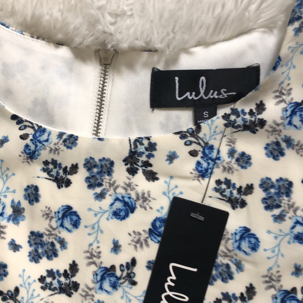 Lulu’s NWT Let’s Travel The World White Floral Print Shift Dress 💙 - Picture 7 of 12